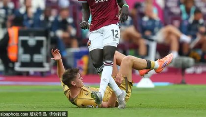 阿森纳逆转英超争冠战：角球战术加带刀后卫制胜2-1